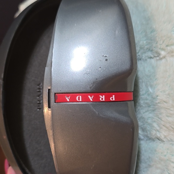 Authentic Prada sunglasses - Picture 10 of 10